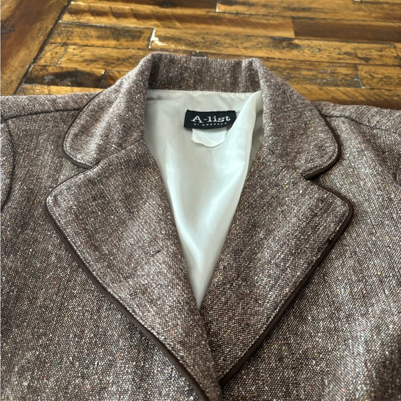 Vintage-inspired Women's Tweed Blaze  Chic Brown Women's Blazer - Picture 6 of 8